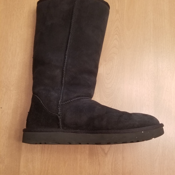 Tall women's black UGGS size 9 - Picture 2 of 3